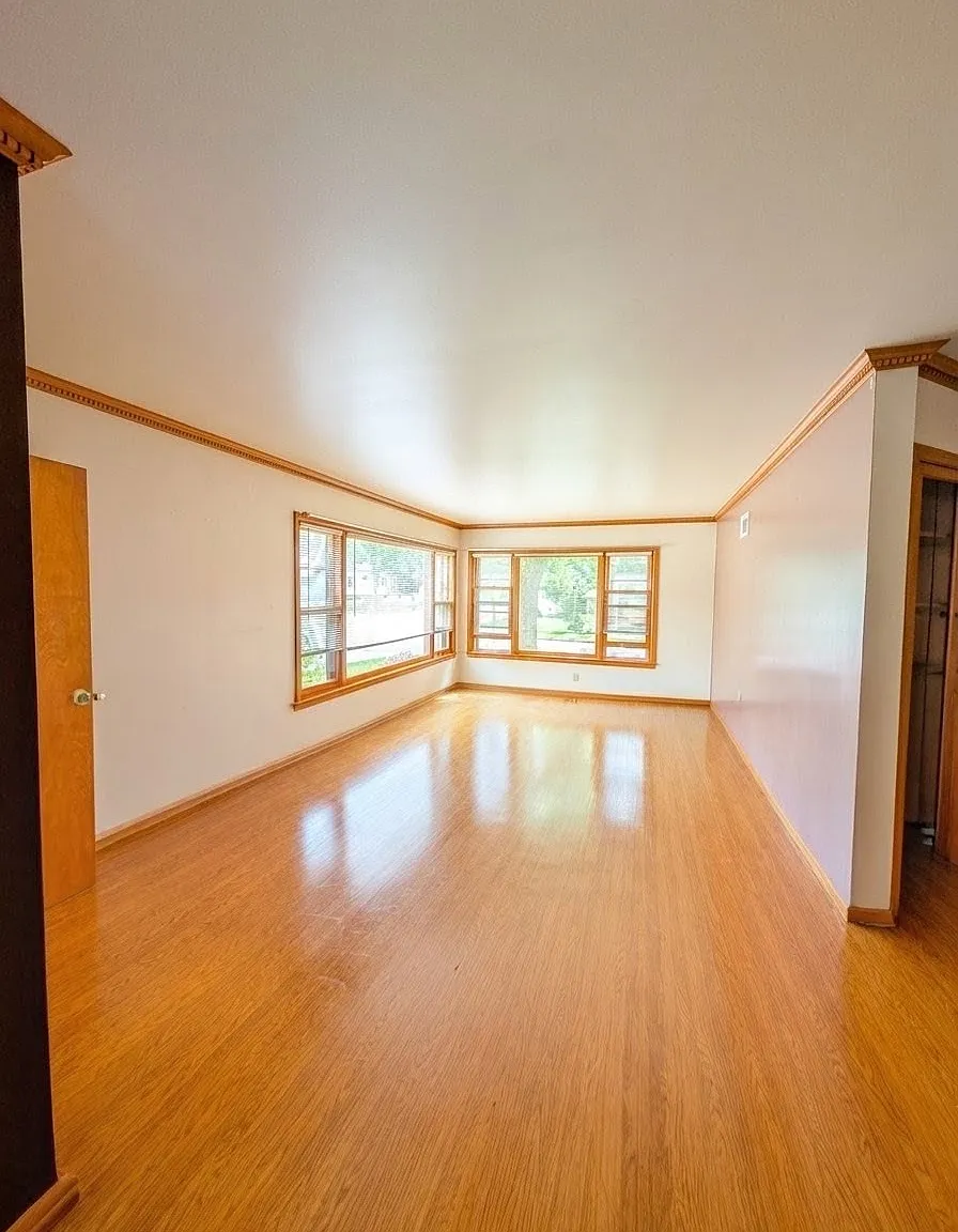 2759 S Howell Ave — Photo 1
