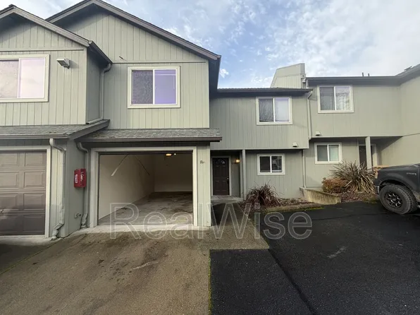 1866 NE Fairview Ave, Grants Pass, OR 97526