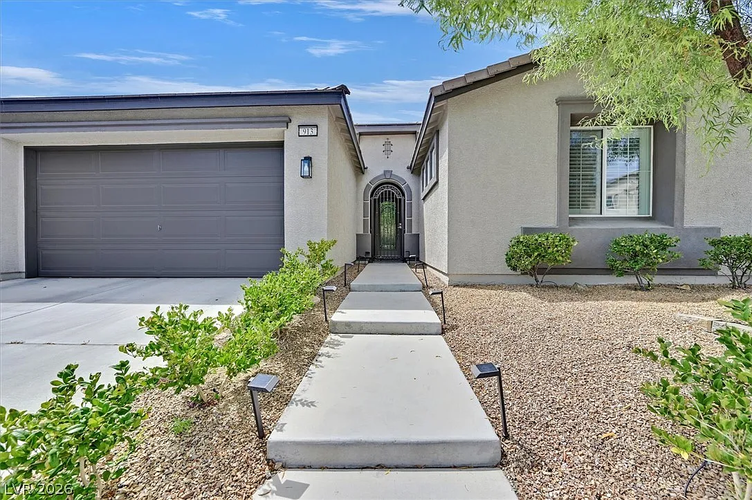 3 bed, 2.5 bath, 2173 sqft, $3,395 — Photo 2
