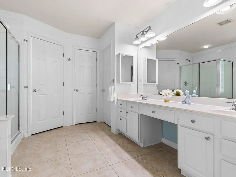 3897 Lionheart Dr — Photo 18