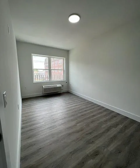 1127 Stuyvesant Ave #205 — Photo 10