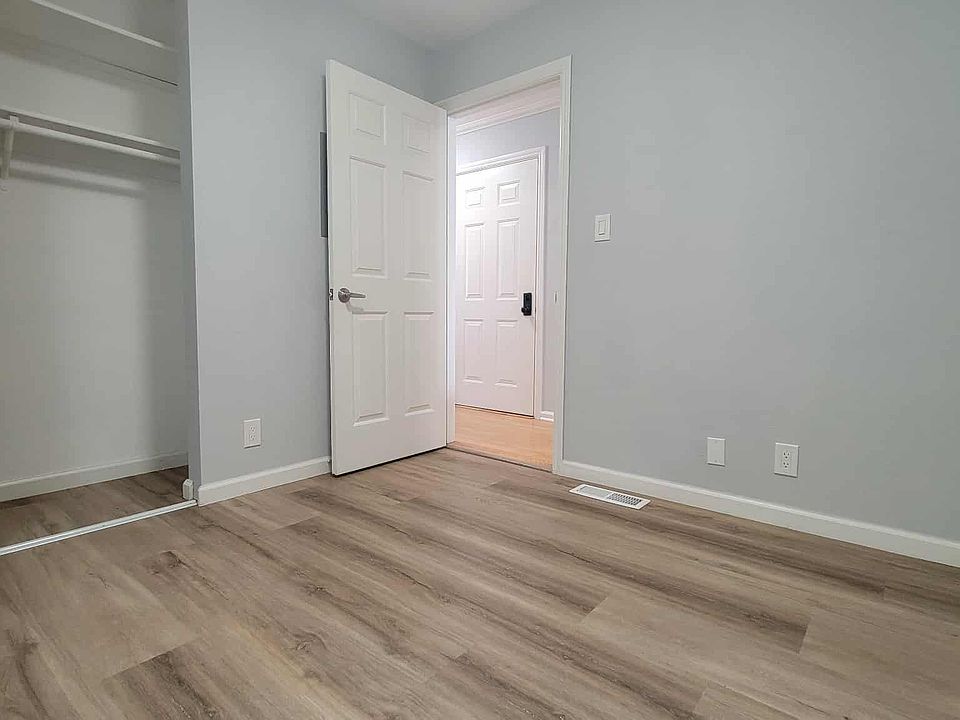 2nd image of 1148 Plymouth Ave