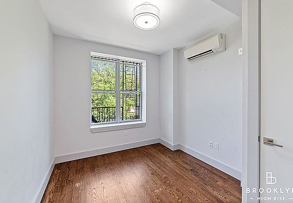 3rd image of 311 Woodbine St #2E