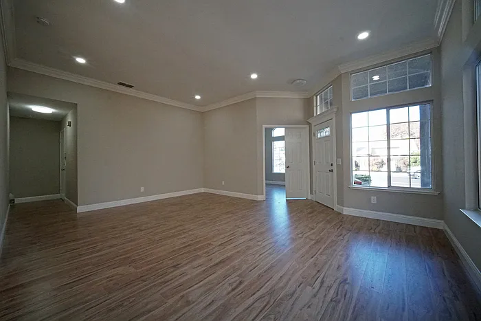 4 bed, 2.0 bath, 1596 sqft, $2,995 — Photo 3
