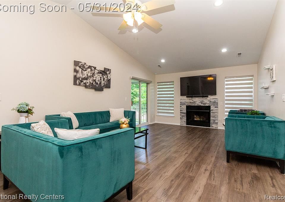 4727 BERKSHIRE DR Sterling Heights MI Zillow