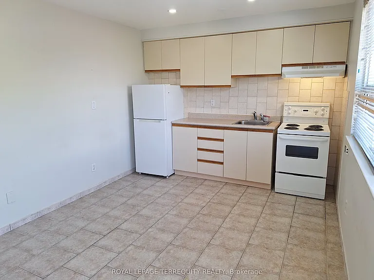 708 Wilson Ave #2 — Photo 5