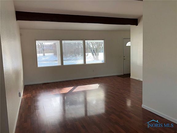 4th image of 3308 Queenswood Blvd
