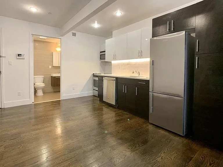 148 E 98th St #6B — Photo 4