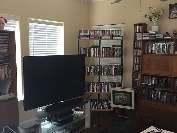 5th image of 818 W Verano Ave