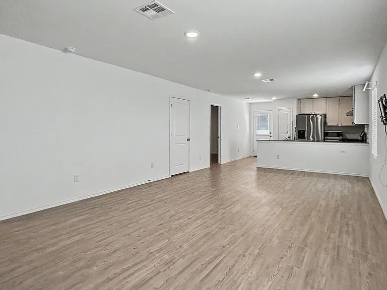 2843 Elion Dr — Photo 2
