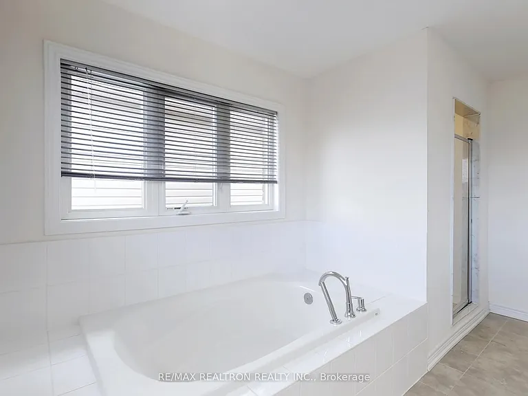 22 Pietrowski Dr #UPPER — Photo 31