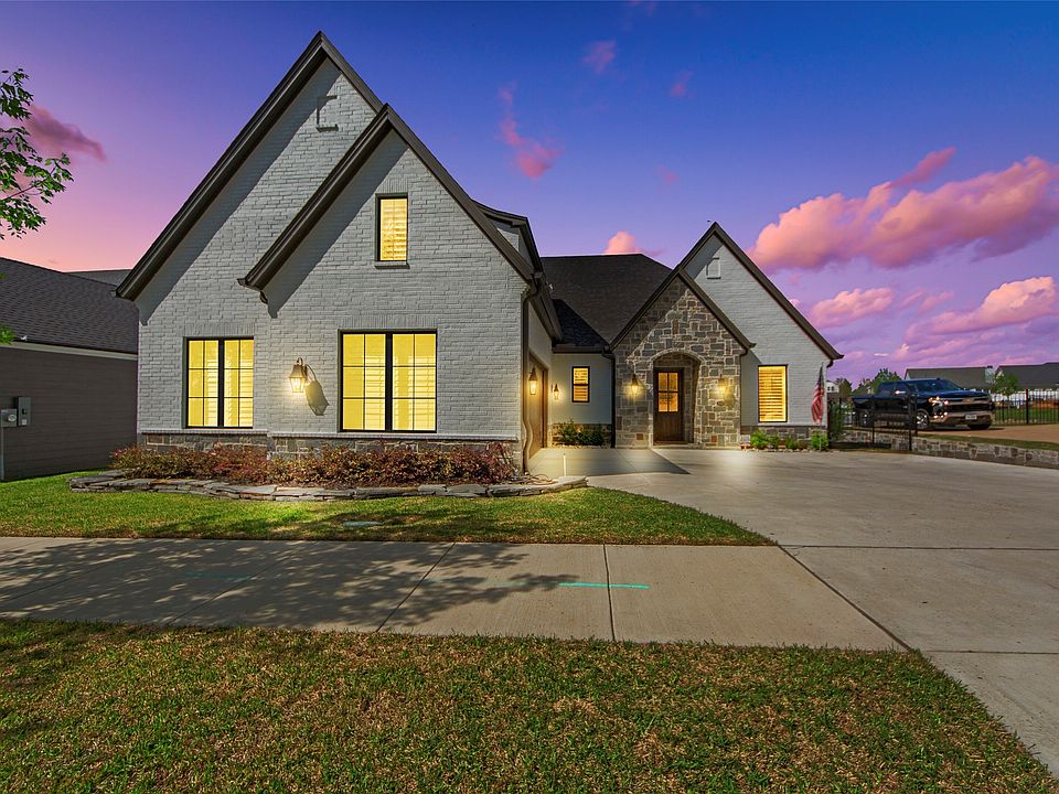 1st image of 808 Park Place Blvd