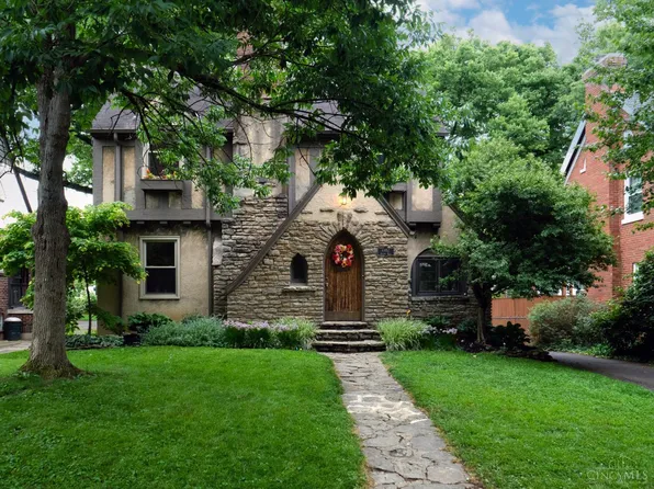 6182 Tulane Rd, Cincinnati, OH 45212