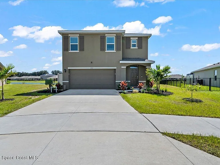 1927 Sloan Ct — Photo 1