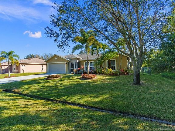 5th image of 2769 SE Eagle Dr