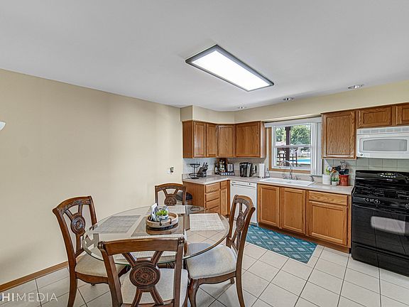 1ST FLOOR KITCHN