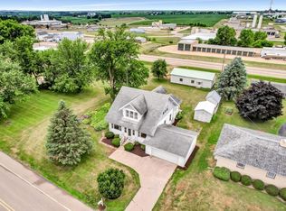 11879 Center Hill Rd, Darlington, WI 53530