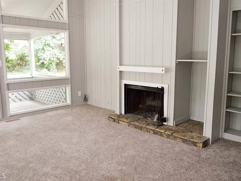 197 Woodstone Dr — Photo 3