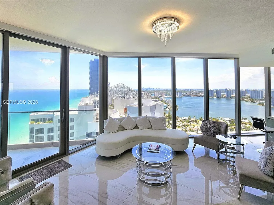 18975 Collins Ave #3504