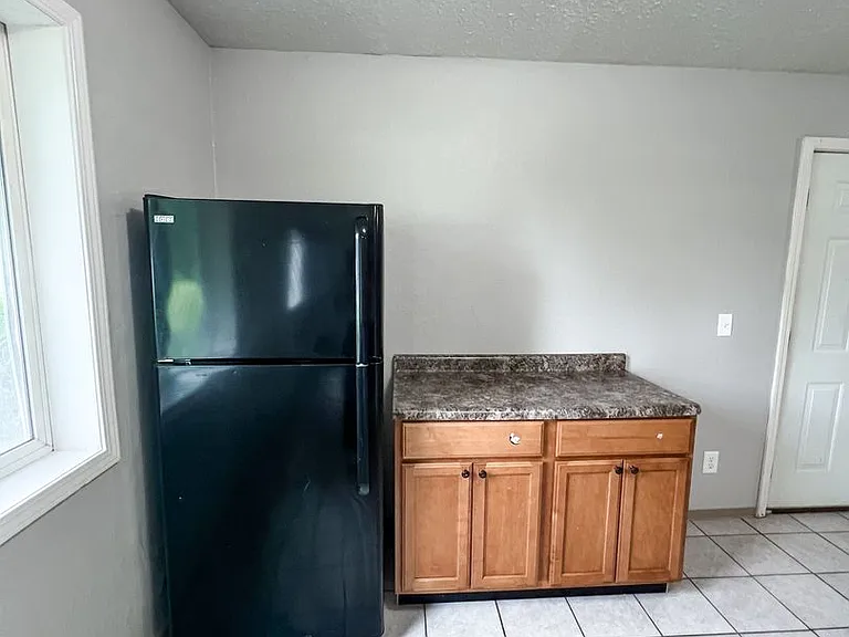 104 1st Ave NE #B — Photo 4