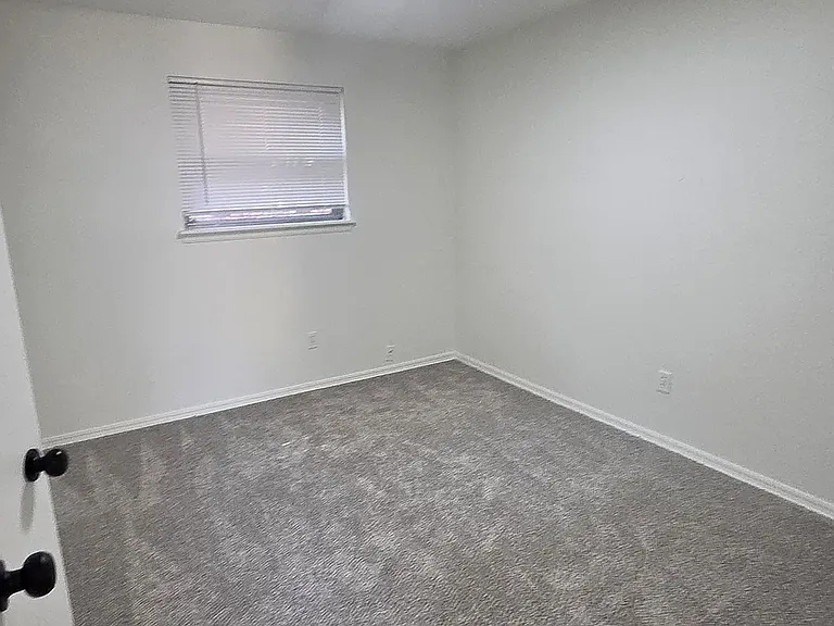 3025 Chetwood Dr — Photo 7