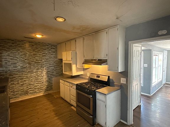 5th image of 927 Powell Rd