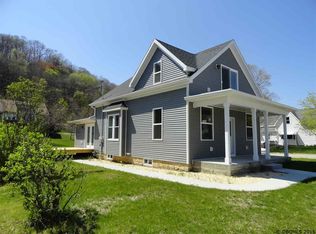 708 N 2nd St, Bellevue, IA