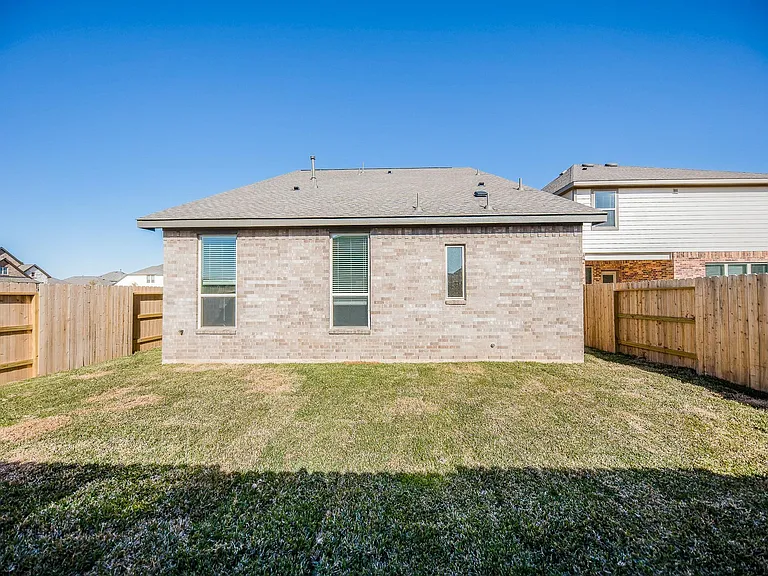 27035 Flower Isle Ln — Photo 32