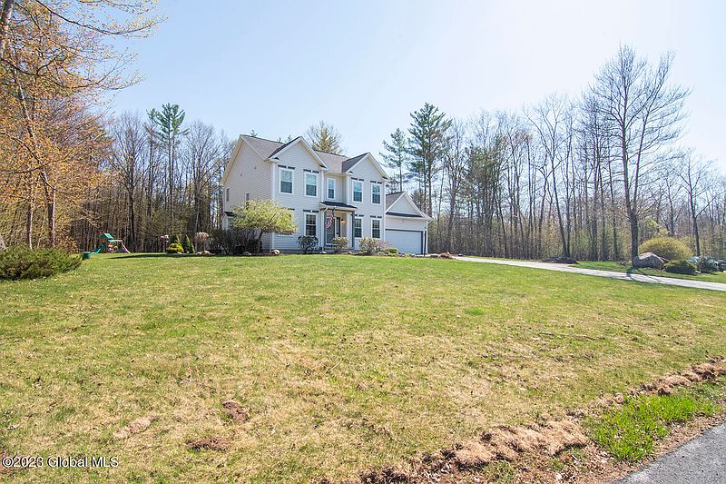 5th image of 17 River Rock Drive