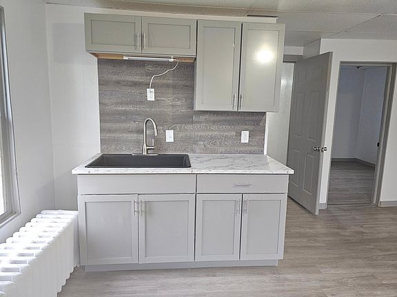 2nd image of 3912 Sheridan Rd #2