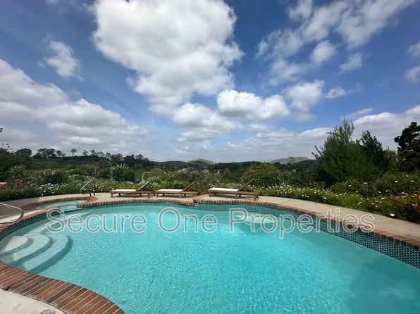 637 Lynwood St, Thousand Oaks, CA 91360
