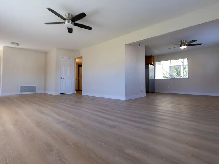973 Mission Dr — Photo 4