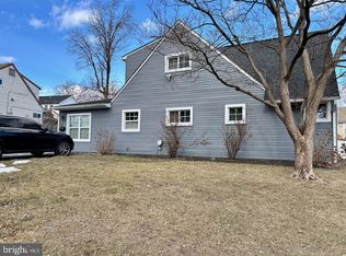 50 Hawthorne Ln, Levittown, PA