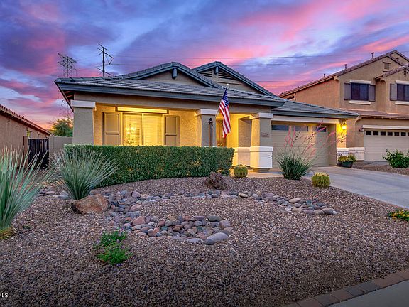 2nd image of 2708 E Saguaro Park Ln