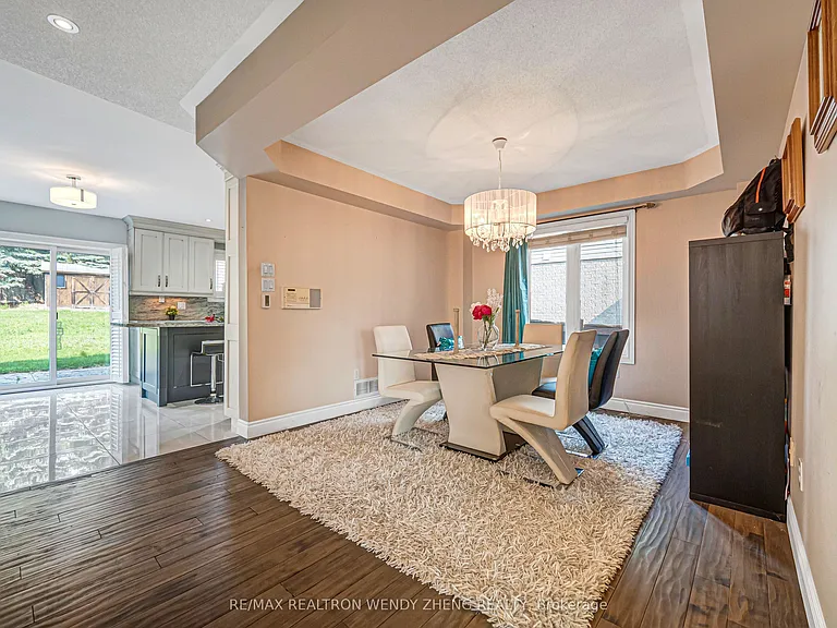 1507 Clearbrook Dr — Photo 9