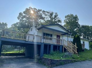 978 Oak Dr, Radcliff, KY 40160