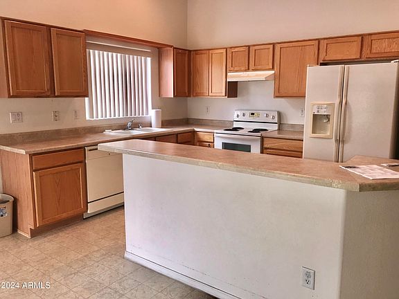 2nd image of 14592 W CROCUS Drive