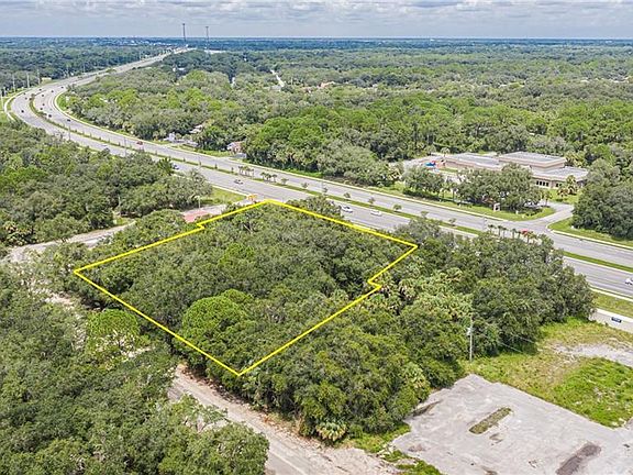 2nd image of 649 Tamiami Trl