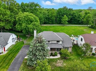 4820 Olde Meadow Ln, Sylvania, OH 43560