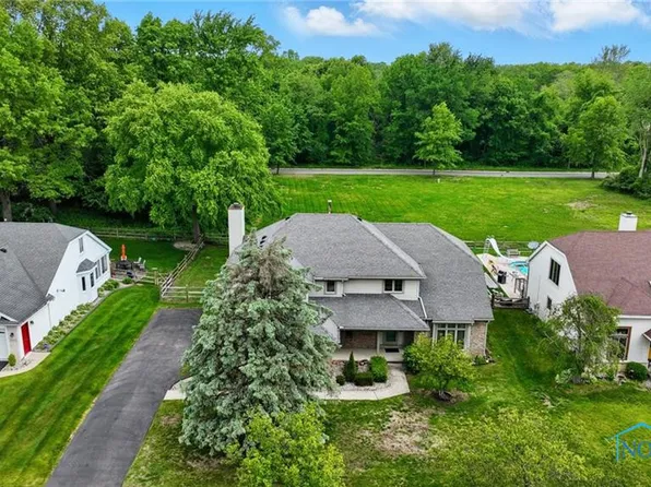 4820 Olde Meadow Ln, Sylvania, OH 43560