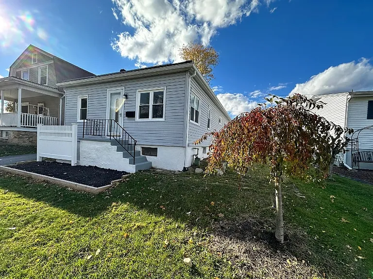 4116 Cortland Ave — Photo 1