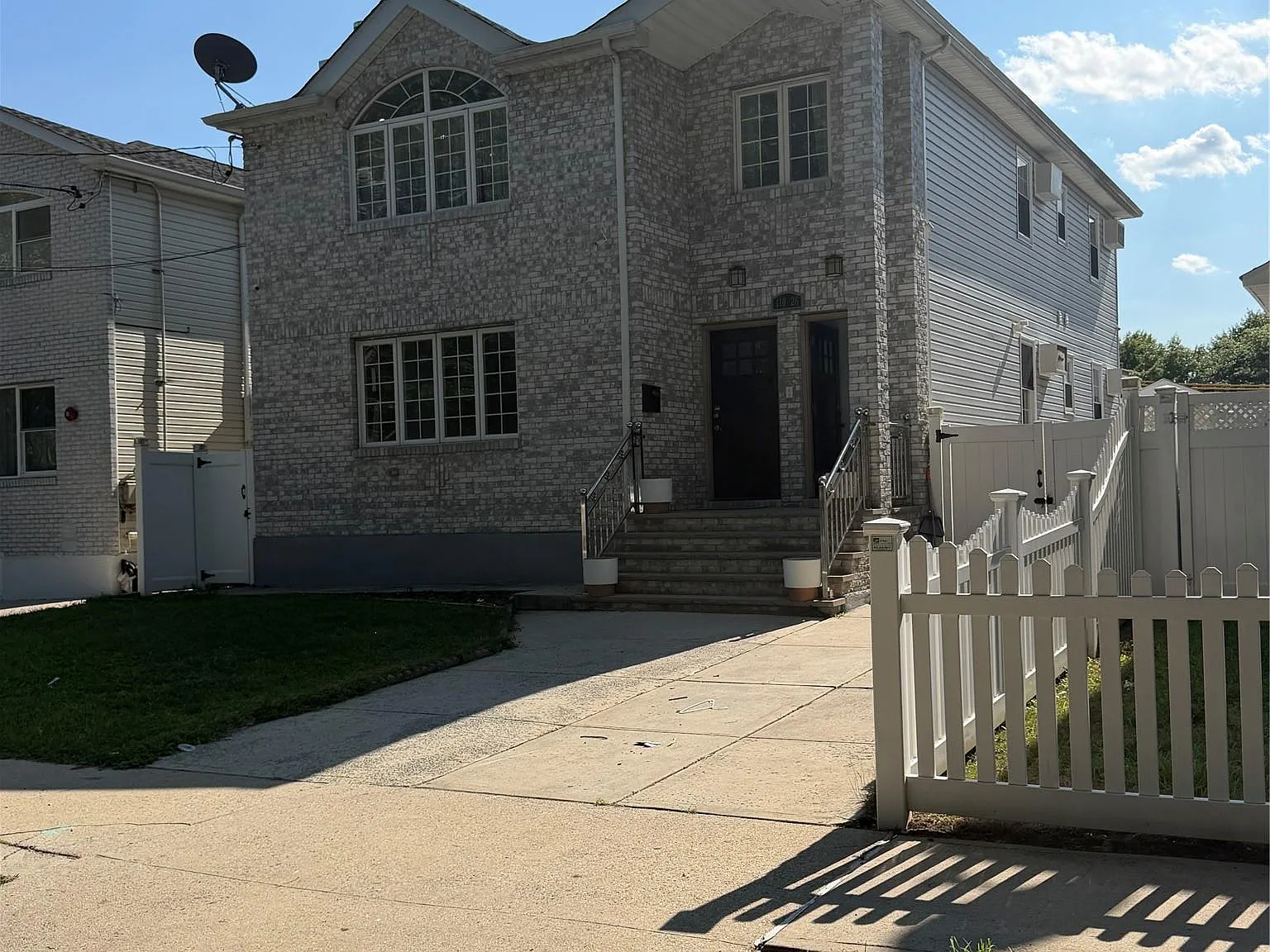 3 bed, 2.0 bath, 1000 sqft, $3,300 — Photo 1