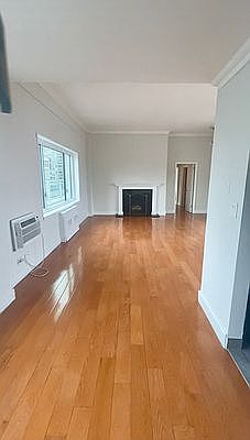 2nd image of 165 E 65th St