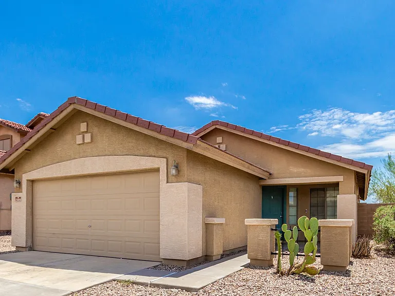 23809 W Adams St — Photo 2