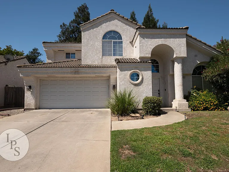 9471 N Whitehouse Dr — Photo 1