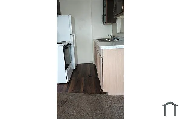 Building Photo - 2654 Harrison Ave #9