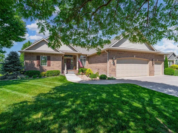 403 N Bailey Mae Ct, Valley Center, KS 67147