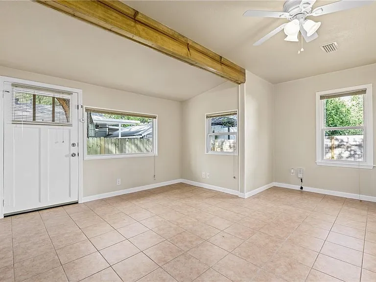 1700 Cullen Ave #B — Photo 6