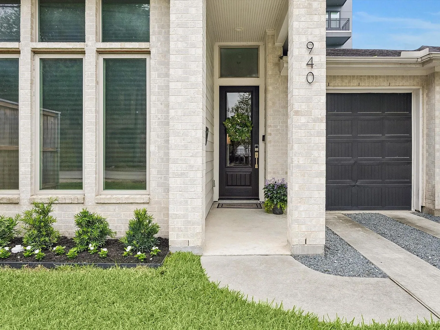 2 bed, 2.5 bath, 1729 sqft, $3,100 — Photo 3