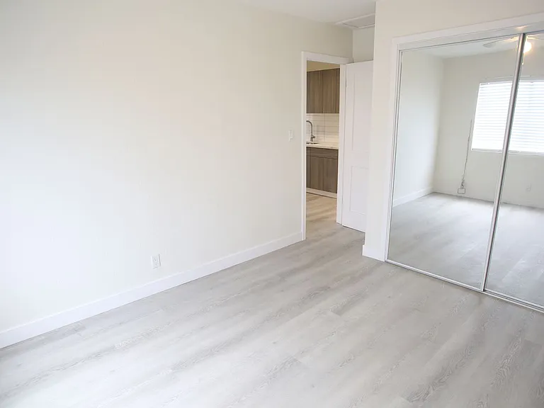 1312 W. Florence Ave — Photo 9